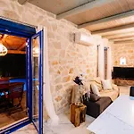 Rosemarie - Luxurious With Pool Just Steps Away From The Sea By Mana Gers *