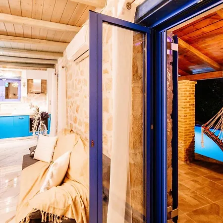 Rosemarie - Luxurious With Pool Just Steps Away From The Sea By Mana Gers فيلة *