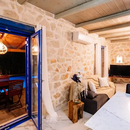 Rosemarie - Luxurious With Pool Just Steps Away From The Sea By Mana Gers *