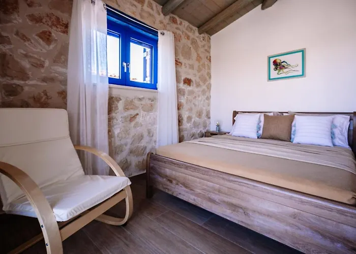 Rosemarie - Luxurious With Pool Just Steps Away From The Sea By Mana Gers Vila *
