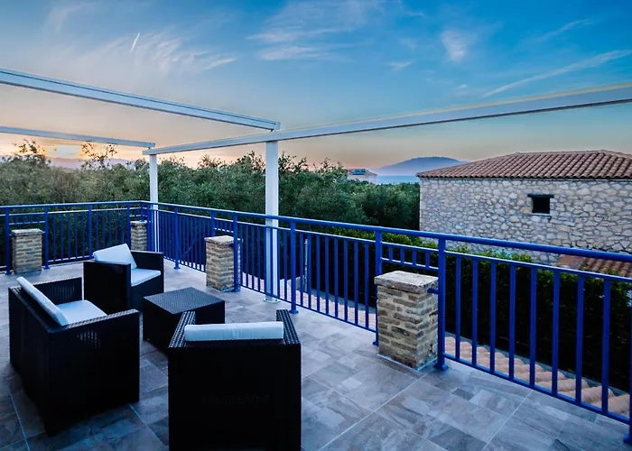 Rosemarie - Luxurious With Pool Just Steps Away From The Sea By Mana Gers * Psarou (Zakynthos)