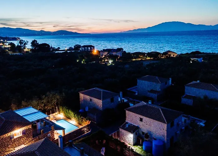Rosemarie - Luxurious With Pool Just Steps Away From The Sea By Mana Gers