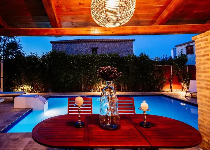 Rosemarie - Luxurious With Pool Just Steps Away From The Sea By Mana Gers Vila *
