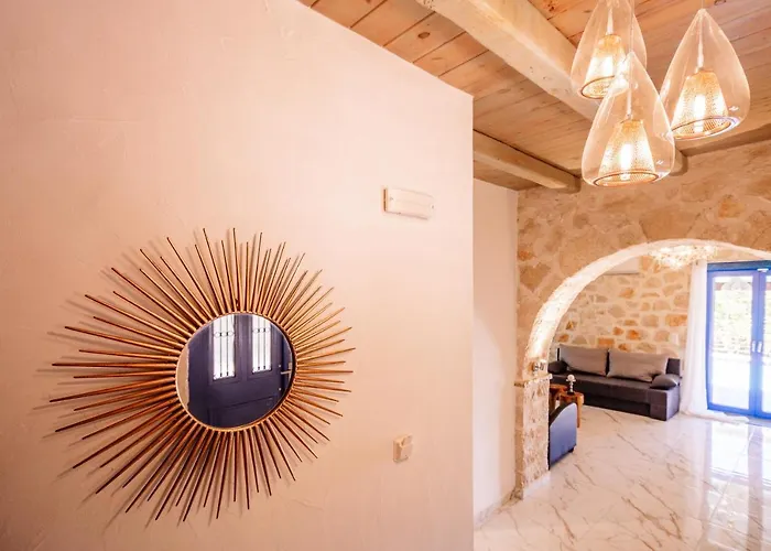 Rosemarie - Luxurious With Pool Just Steps Away From The Sea By Mana Gers