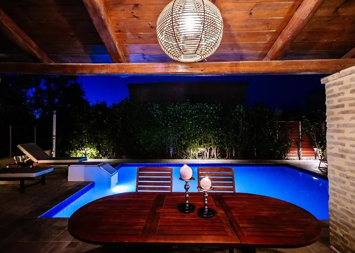 Vila Rosemarie - Luxurious With Pool Just Steps Away From The Sea By Mana Gers *