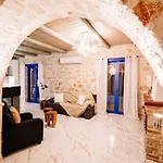 Vilă Rosemarie - Luxurious With Pool Just Steps Away From The Sea By Mana Gers
