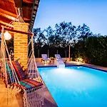 Rosemarie - Luxurious With Pool Just Steps Away From The Sea By Mana Gers * Psarou (Zakynthos)