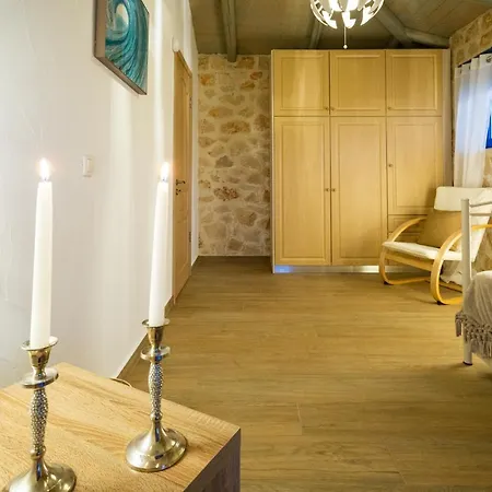 Rosemarie - Luxurious With Pool Just Steps Away From The Sea By Mana Gers Psarou (Zakynthos)