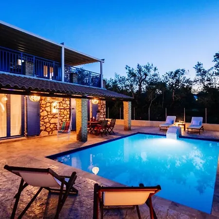 Rosemarie - Luxurious With Pool Just Steps Away From The Sea By Mana Gers Villa Psarou (Zakynthos)