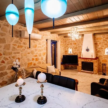 Rosemarie - Luxurious With Pool Just Steps Away From The Sea By Mana Gers